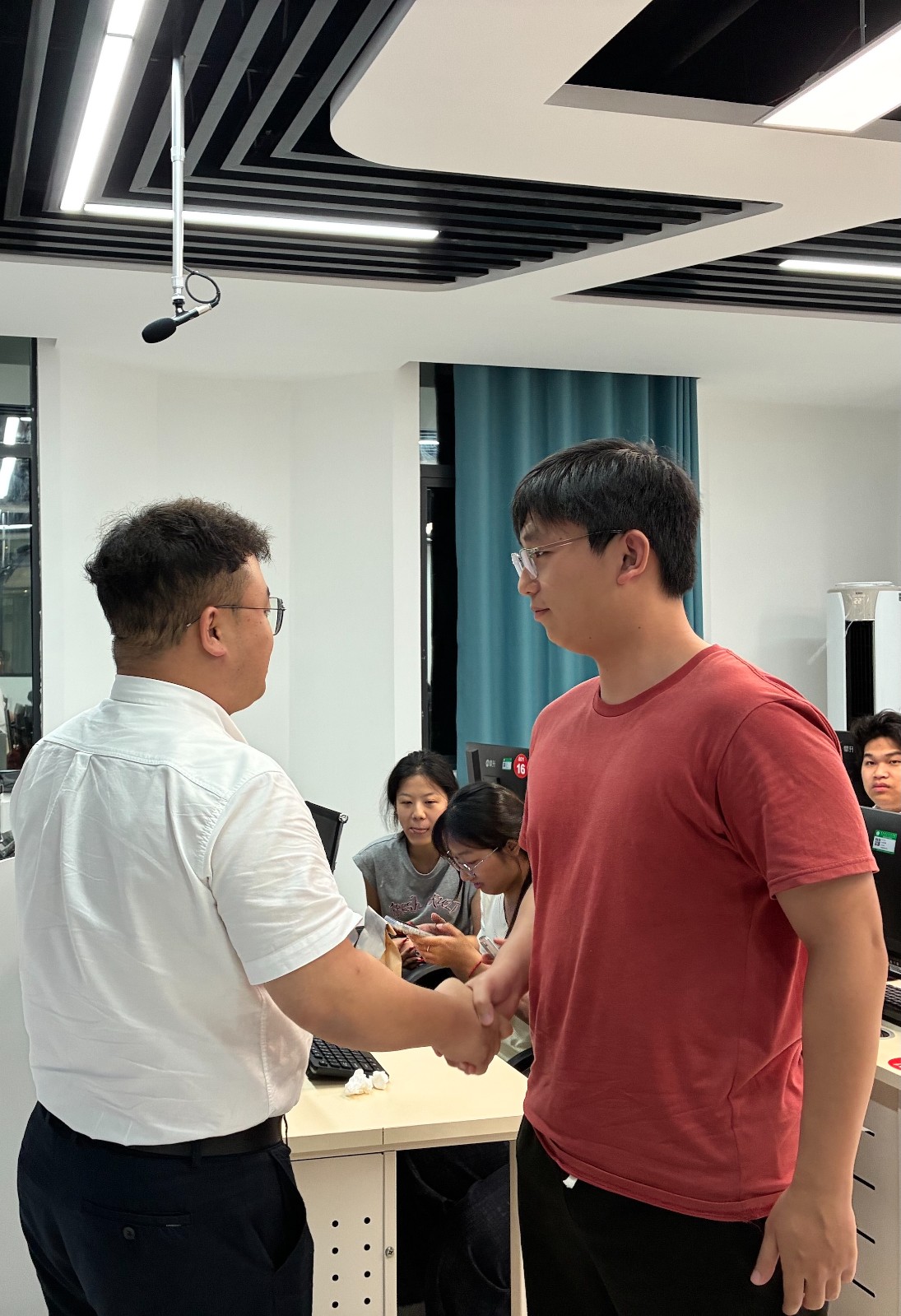 1781570897535948.jpg 王盲盒-4.jpg