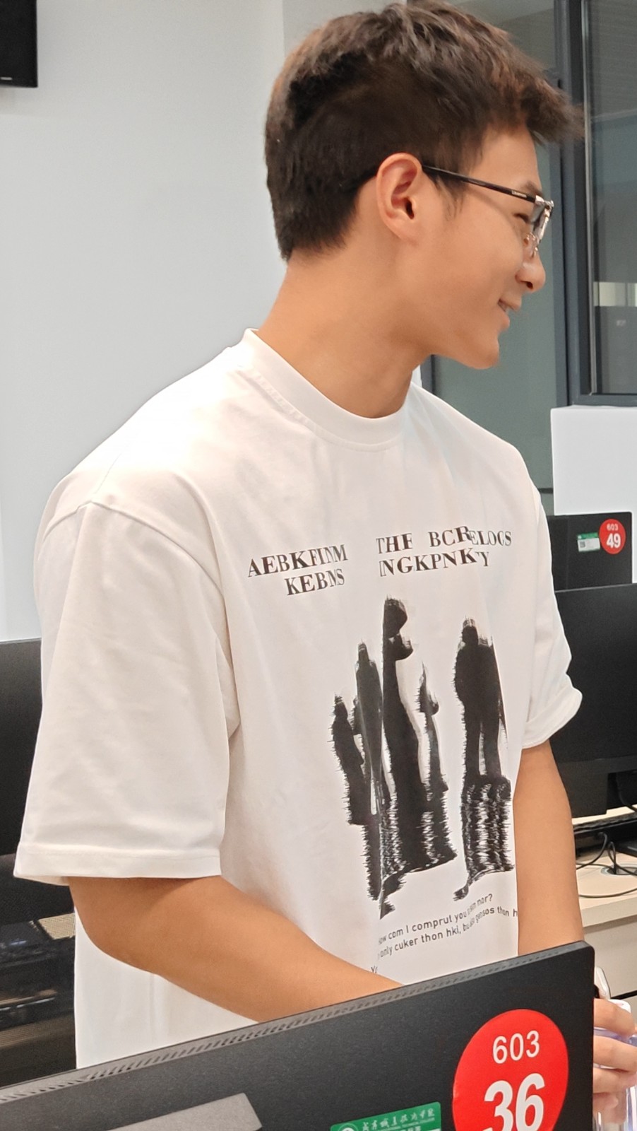 1781571196468431.jpg 月盲盒-2.jpg